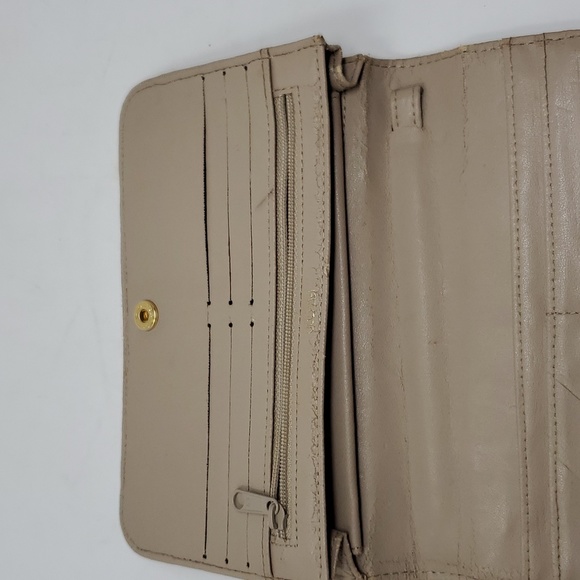 Buxton Wallet Tan Key Chain and Checkbook Cover - Picture 5 of 7